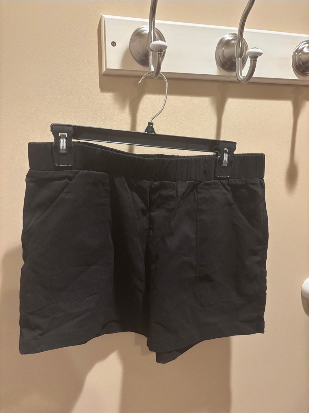 Black Women's Casual Elastic-Waist Shorts